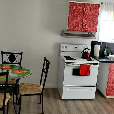 Quiet Cozy Apartment Next To Highway Wifi+Netflix Edmundston Εξωτερικό φωτογραφία