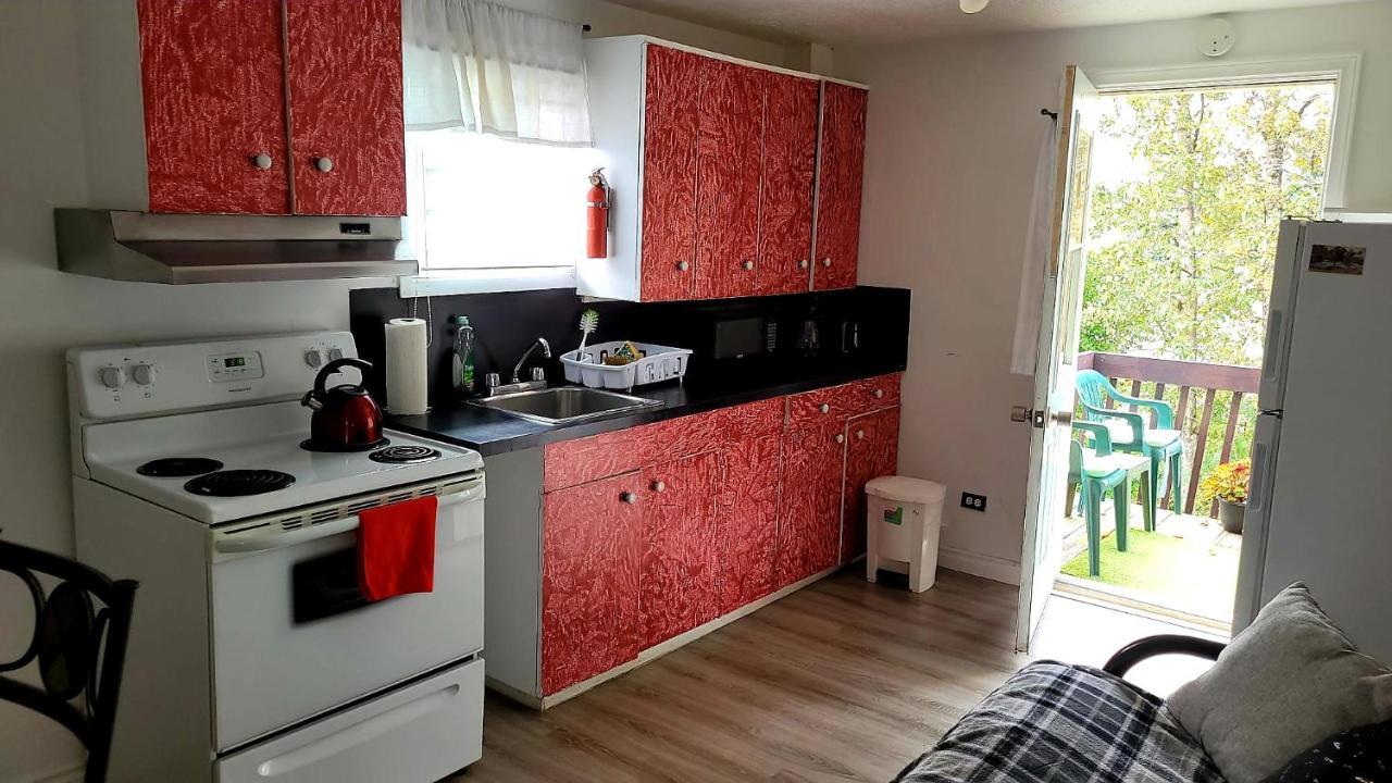 Quiet Cozy Apartment Next To Highway Wifi+Netflix Edmundston Εξωτερικό φωτογραφία