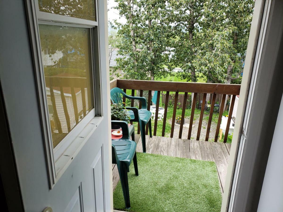 Quiet Cozy Apartment Next To Highway Wifi+Netflix Edmundston Εξωτερικό φωτογραφία